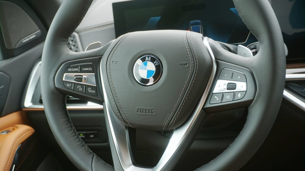 Used 2026 BMW X5 xDrive40i AWD/4WD image 16