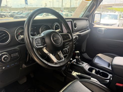 Used 2022 Jeep Wrangler Unlimited Sahara w/ Cold Weather Group AWD/4WD image 36