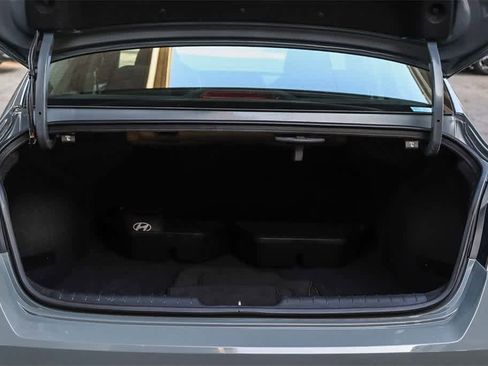 Used 2022 Hyundai Elantra SEL w/ Preferred Accessory Package image 27