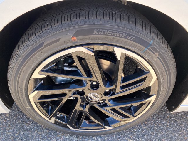 New 2026 Nissan Sentra SR w/ SR Premium Package FWD image 26