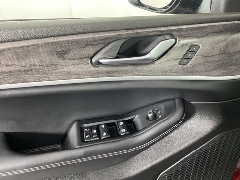 Used 2023 Jeep Grand Cherokee Limited image 17