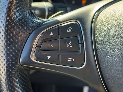 Used 2019 Mercedes-Benz GLC 300 4MATIC image 27