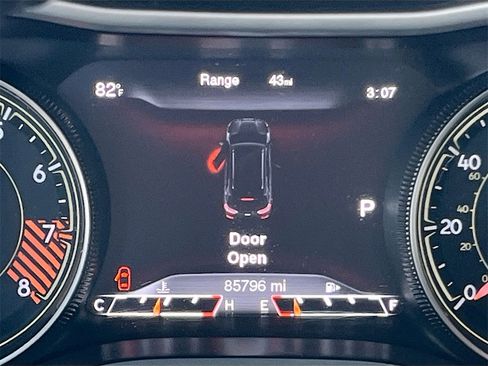 Used 2014 Jeep Cherokee Trailhawk w/ Comfort/Convenience Group image 12