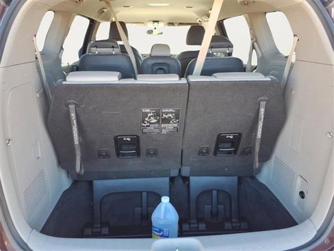 Used 2017 Kia Sedona LX w/ LX Essentials Premium Package image 31