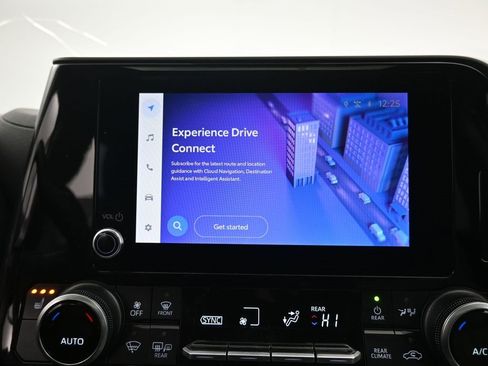 Used 2023 Toyota Highlander XLE image 13