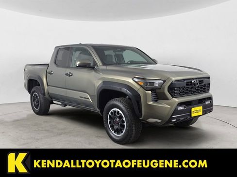 Certified 2025 Toyota Tacoma TRD Off-Road AWD/4WD image 7