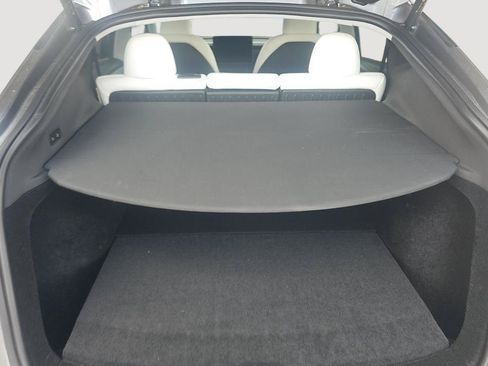 Used 2026 Tesla Model Y Long Range RWD image 19
