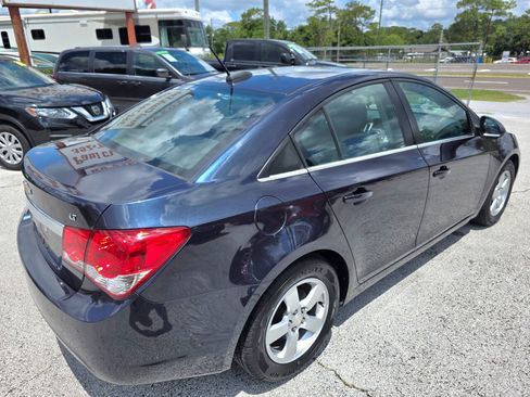 Used 2016 Chevrolet Cruze LT w/ Technology Package FWD image 4