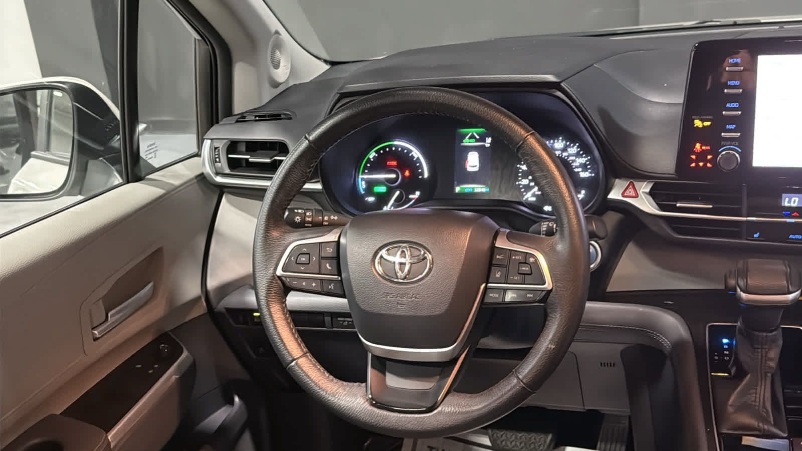 Used 2021 Toyota Sienna XLE w/ XLE Plus Package AWD/4WD image 24