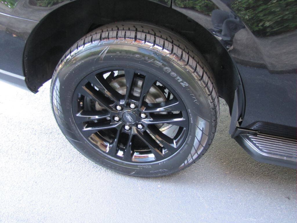 Used 2024 Ford Expedition XLT RWD image 25