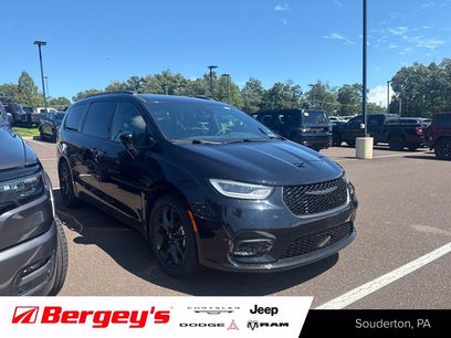 Certified 2025 Chrysler Pacifica Limited