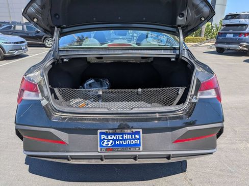 New 2026 Hyundai Elantra SE FWD image 32