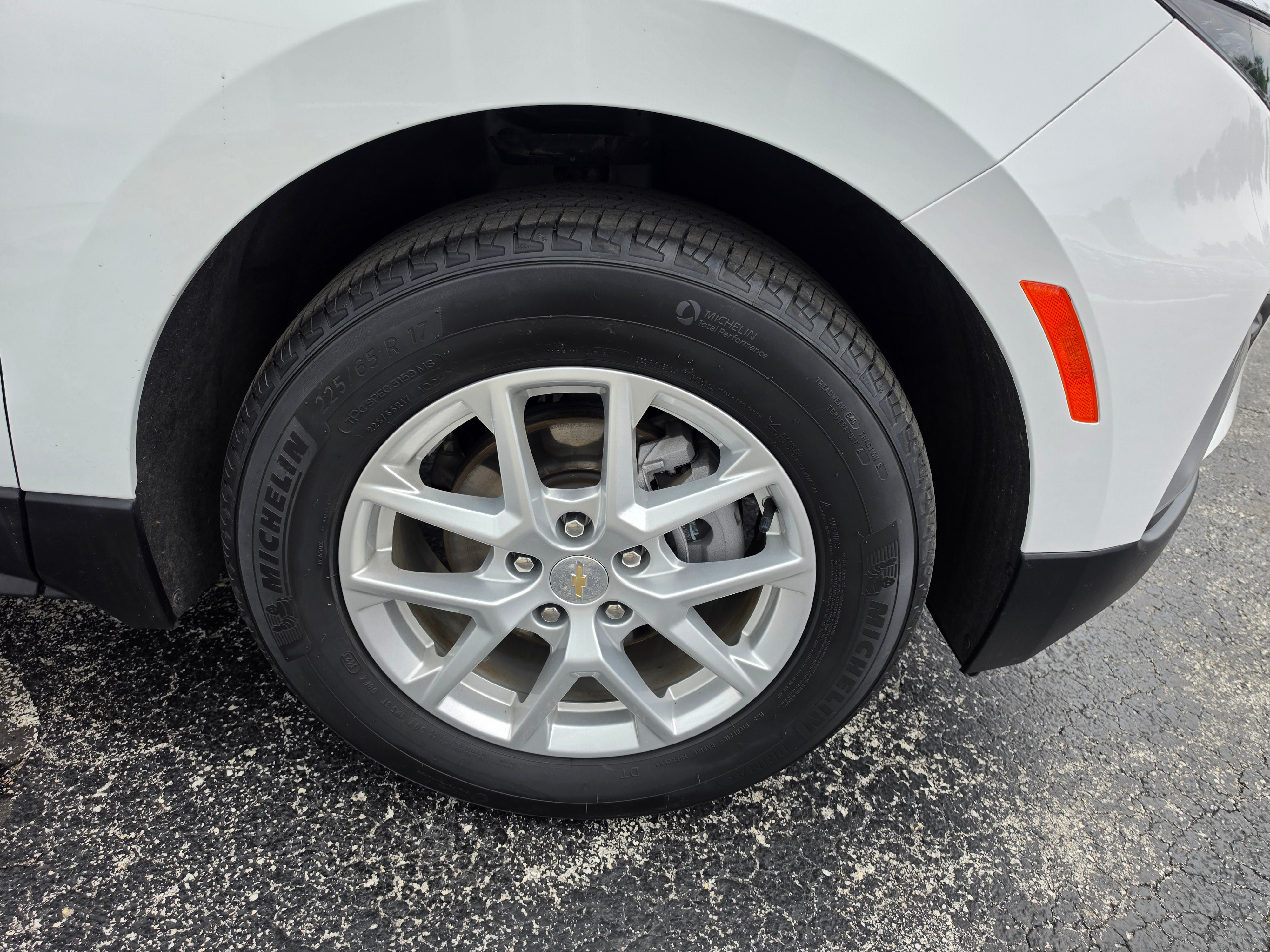 Certified 2024 Chevrolet Equinox LT w/ LPO, Floor Liner Package FWD image 14