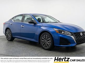 Used 2025 Nissan Altima 2.5 SV video 1