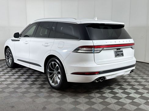 Used 2021 Lincoln Aviator Grand Touring w/ Equipment Group 302A AWD/4WD image 3