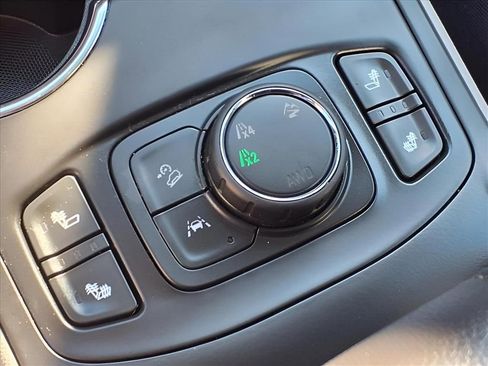 Used 2023 GMC Terrain SLE w/ Driver Convenience Package image 13