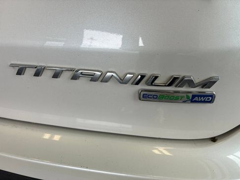 Used 2019 Ford Edge Titanium w/ Cold Weather Package AWD/4WD image 9