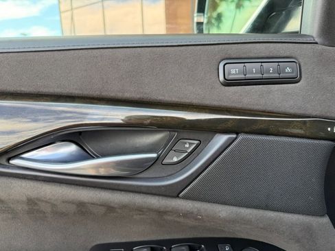 Used 2019 Cadillac Escalade ESV Luxury image 39