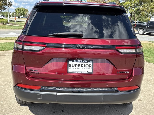 Used 2023 Jeep Grand Cherokee Limited w/ Black Appearance Package AWD/4WD image 5