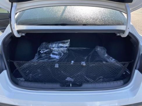 Certified 2026 Hyundai Elantra SE w/ Cargo Package FWD image 10