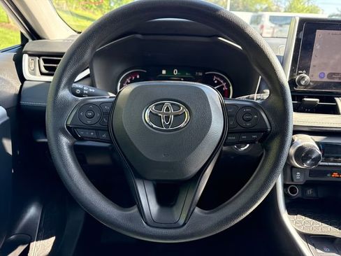Used 2025 Toyota RAV4 XLE AWD/4WD image 24