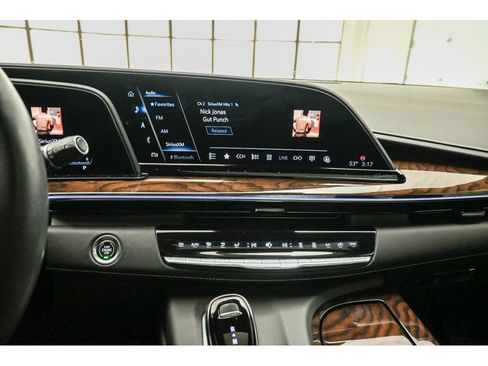 Used 2022 Cadillac Escalade Sport Platinum w/ Heavy-Duty Trailer Package image 14