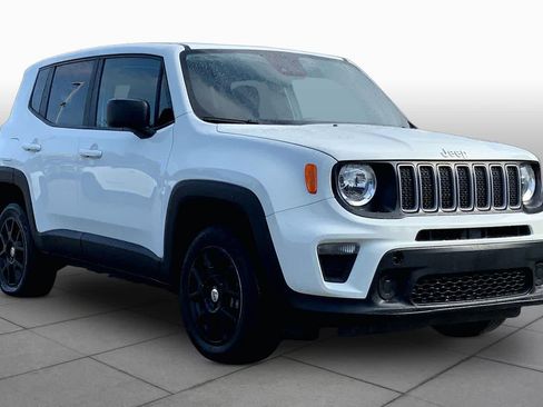 Used 2023 Jeep Renegade Latitude AWD/4WD image 3