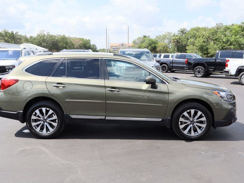 Used 2018 Subaru Outback 2.5i Touring AWD/4WD image 10