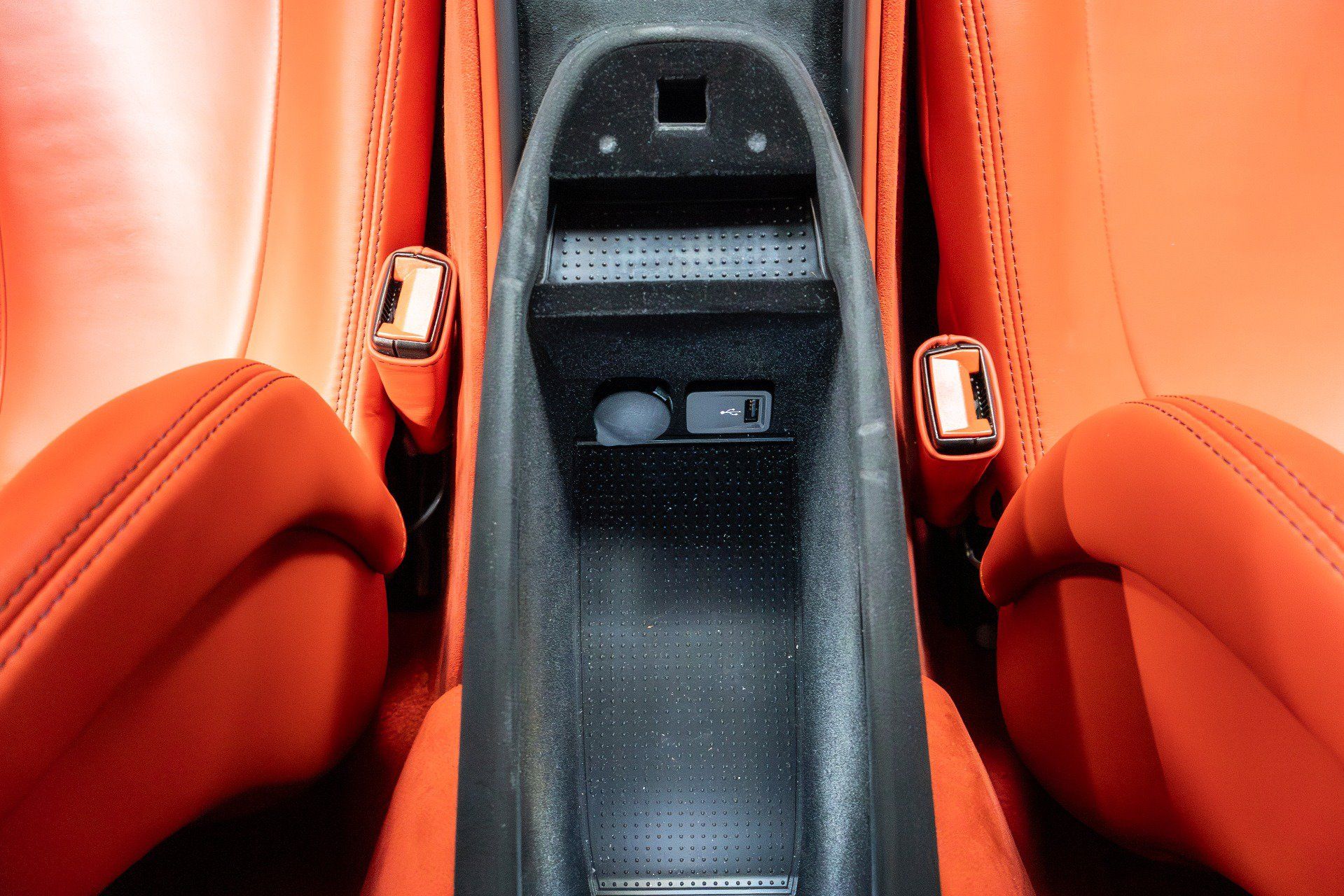 Used 2022 Ferrari Roma RWD image 32