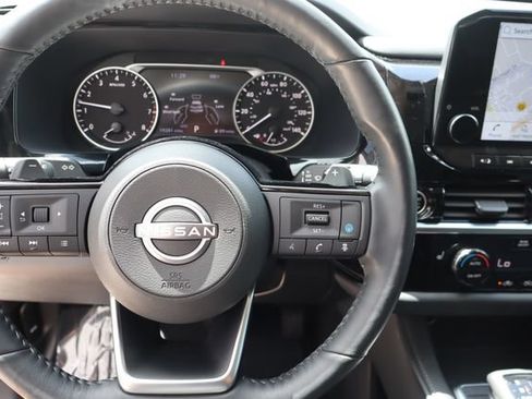 Used 2023 Nissan Pathfinder SL AWD/4WD image 34