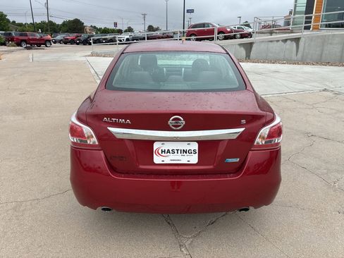 Used 2013 Nissan Altima 2.5 S FWD image 4