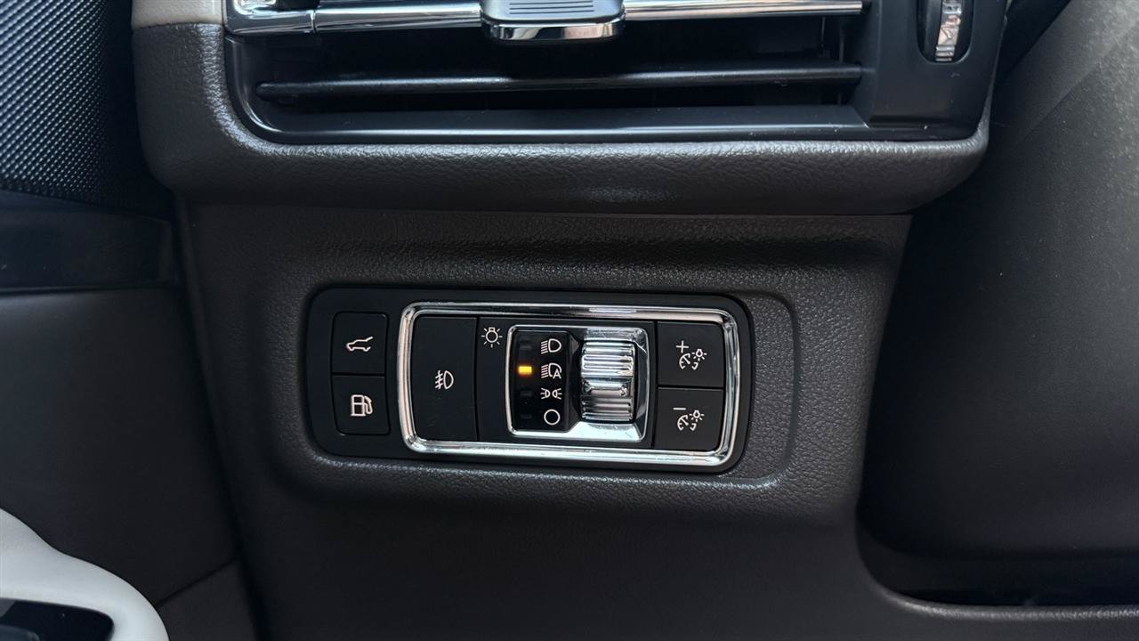 Used 2021 Lincoln Corsair Grand Touring AWD/4WD image 45