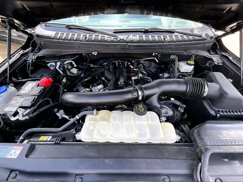 Used 2024 Ford Expedition XLT image 29