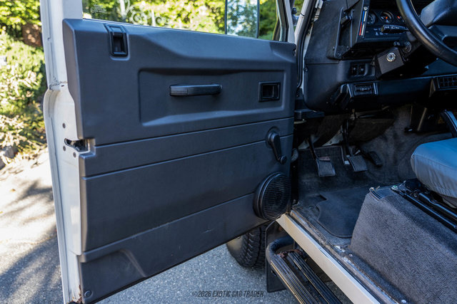 Used 1995 Land Rover Defender 90 AWD/4WD image 33