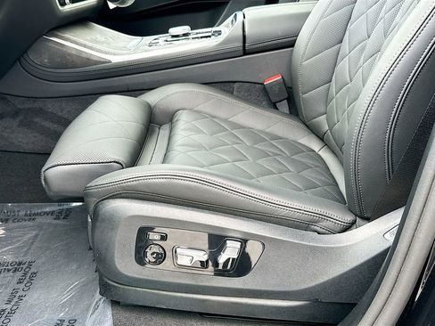 Used 2026 BMW X7 xDrive40i AWD/4WD image 19