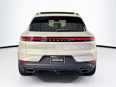 Used 2025 Porsche Cayenne image 10