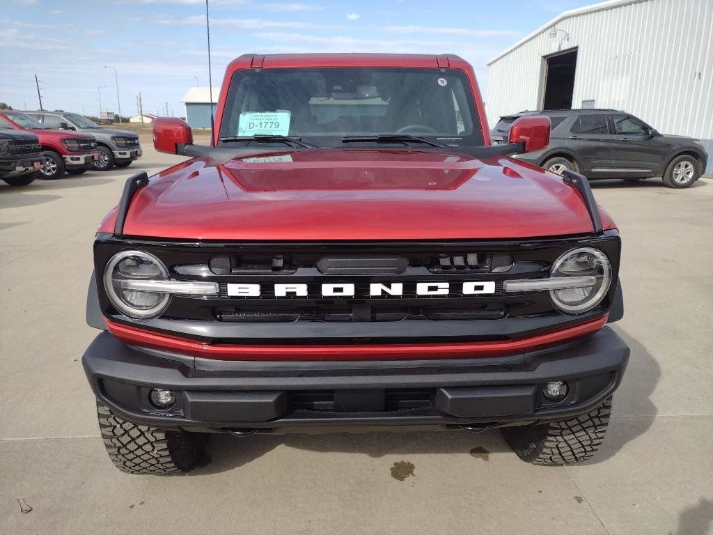 New 2024 Ford Bronco Outer Banks AWD/4WD image 3