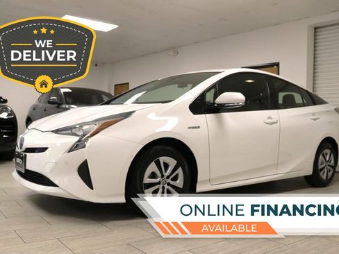 Used 2018 Toyota Prius Three image 1