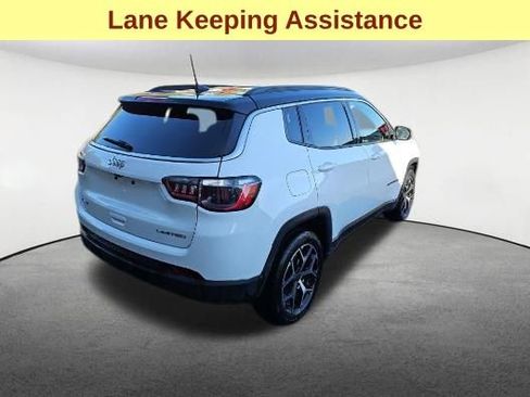 Used 2025 Jeep Compass Limited AWD/4WD image 5