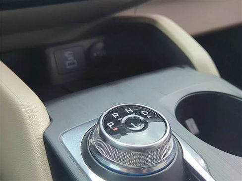 Used 2022 Ford Escape SEL image 10