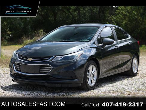 Used 2018 Chevrolet Cruze LT w/ Convenience Package FWD image 1