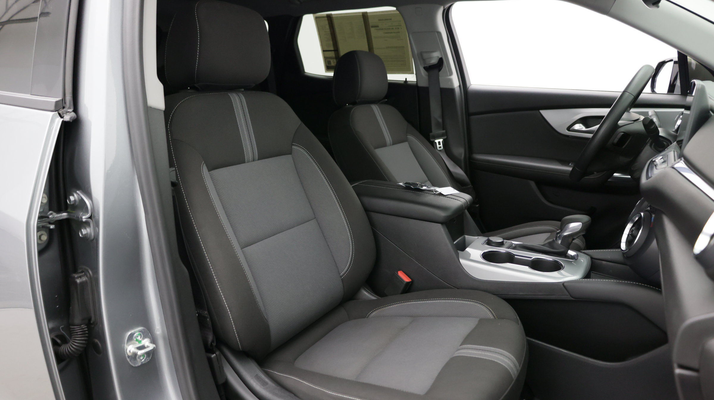 Used 2025 Chevrolet Blazer LT FWD image 39