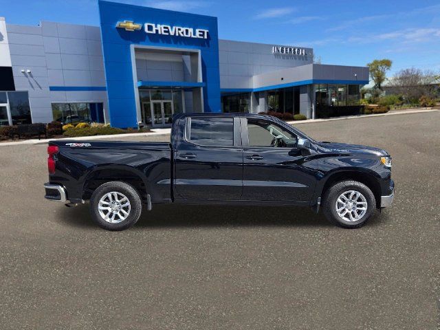 Used 2022 Chevrolet Silverado 1500 LT AWD/4WD image 28
