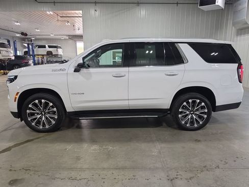 Used 2025 Chevrolet Tahoe High Country AWD/4WD image 5