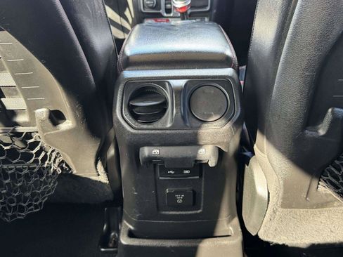 Used 2018 Jeep Wrangler Unlimited Rubicon AWD/4WD image 51