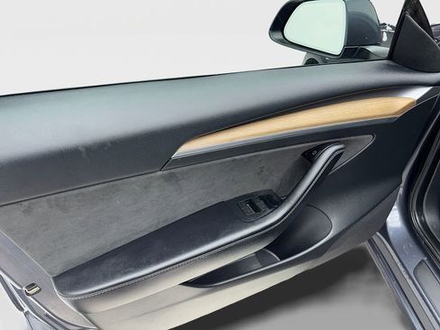 Used 2023 Tesla Model 3 Standard Range image 42