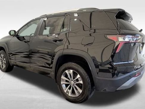 New 2026 Chevrolet Equinox LT image 2