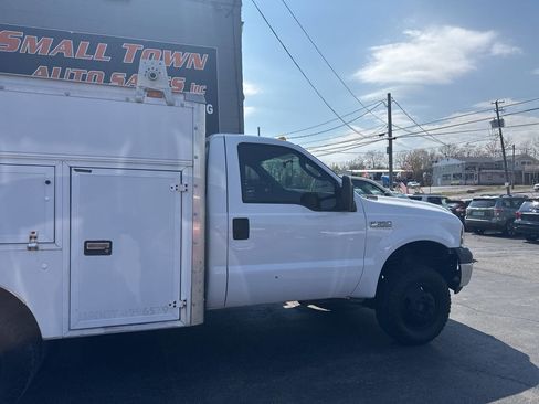 Used 2005 Ford F350 4x4 Regular Cab DRW Super Duty image 10