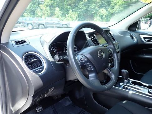 Used 2018 Nissan Pathfinder SV AWD/4WD image 14