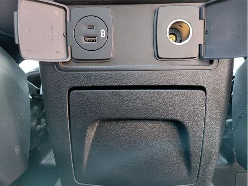 Used 2022 Ford Explorer XLT w/ Equipment Group 202A image 15